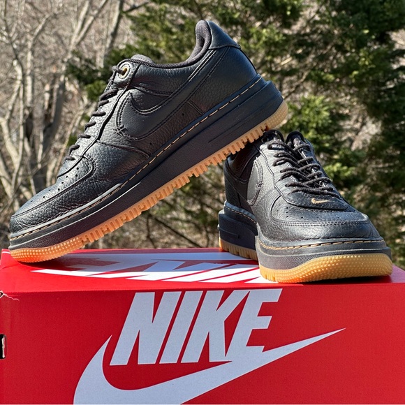 Nike Air Force Luxe Black Gum Low-Top Casual Sneakers Mens